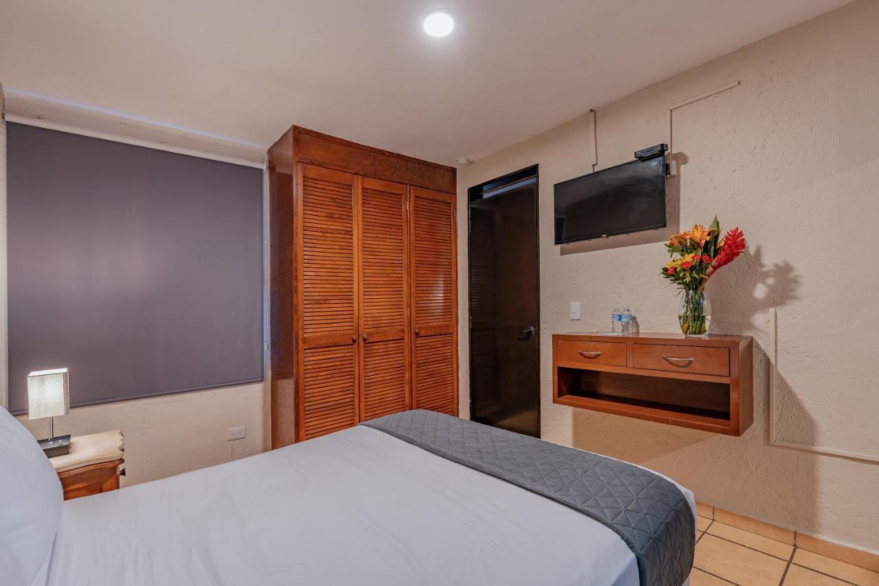 Hotel Brisas 5A Av, プレヤデルカーメン エクステリア 写真