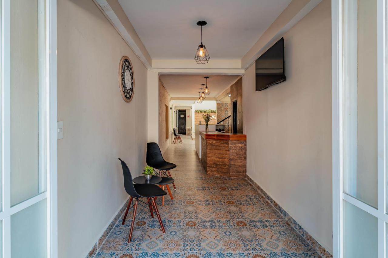 Hotel Brisas 5A Av, プレヤデルカーメン エクステリア 写真