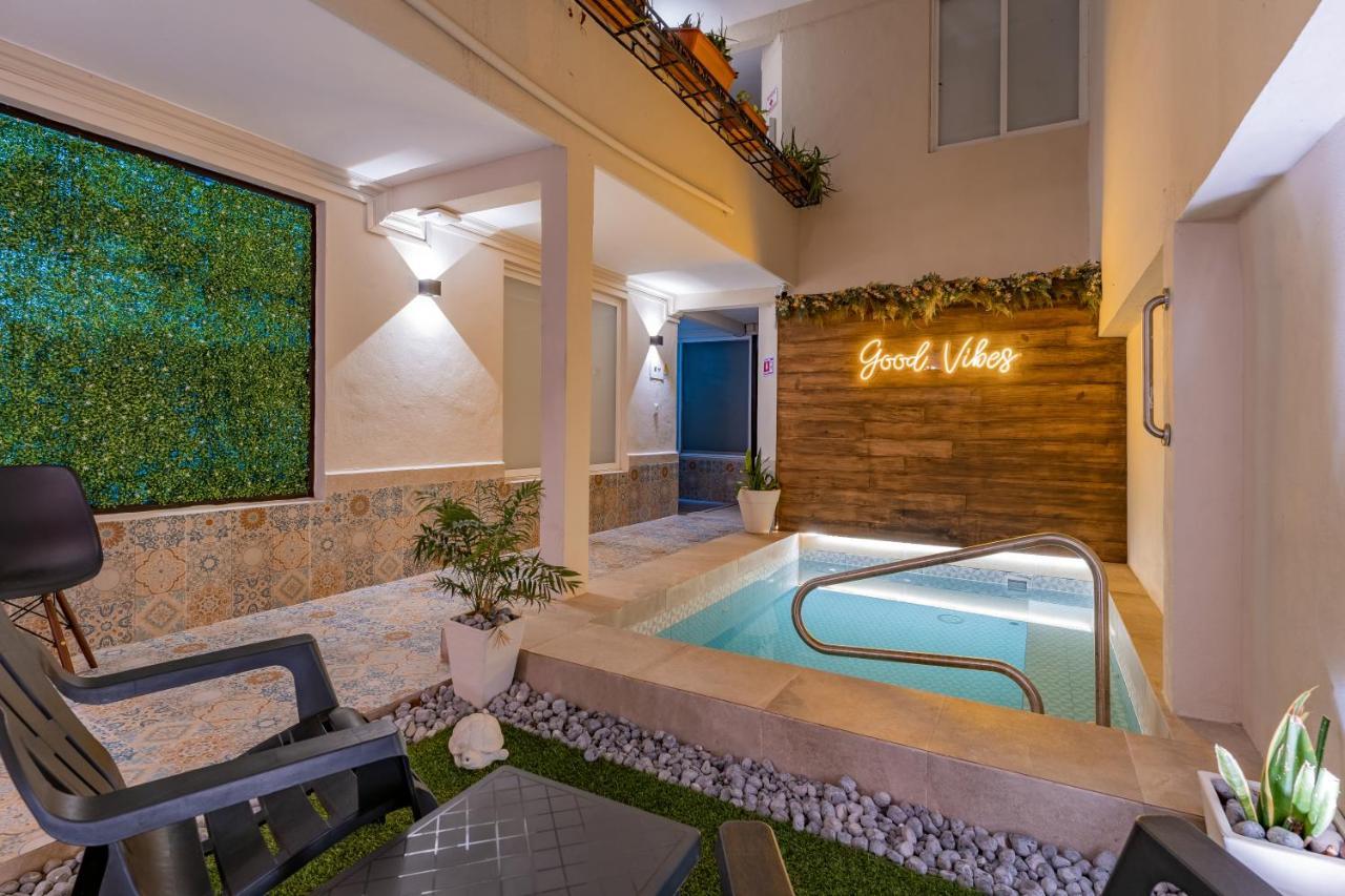 Hotel Brisas 5A Av, プレヤデルカーメン エクステリア 写真