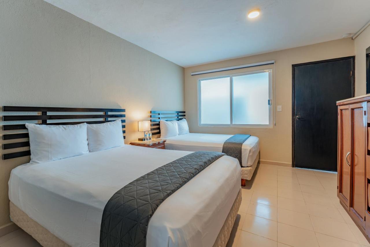 Hotel Brisas 5A Av, プレヤデルカーメン エクステリア 写真