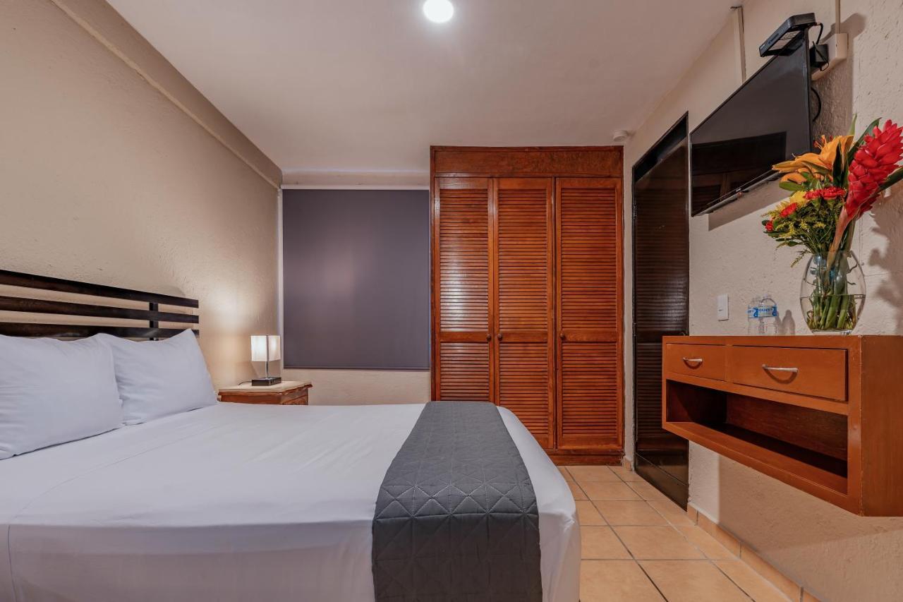 Hotel Brisas 5A Av, プレヤデルカーメン エクステリア 写真