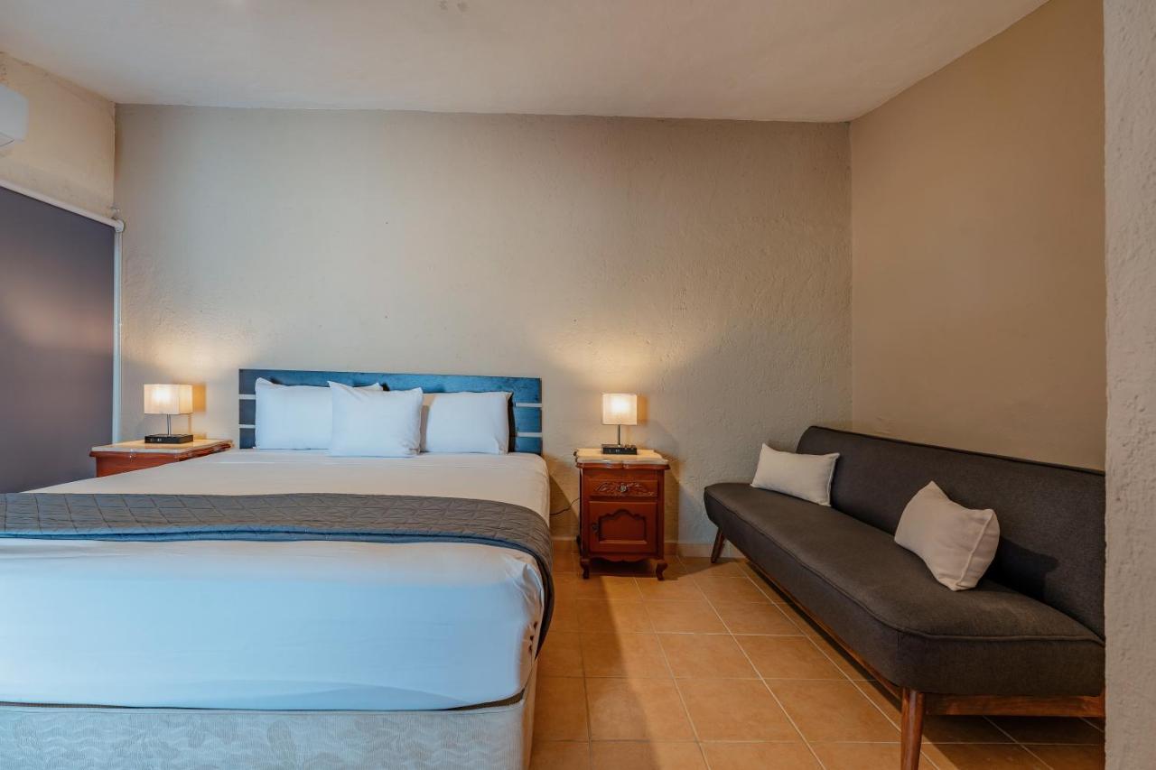 Hotel Brisas 5A Av, プレヤデルカーメン エクステリア 写真