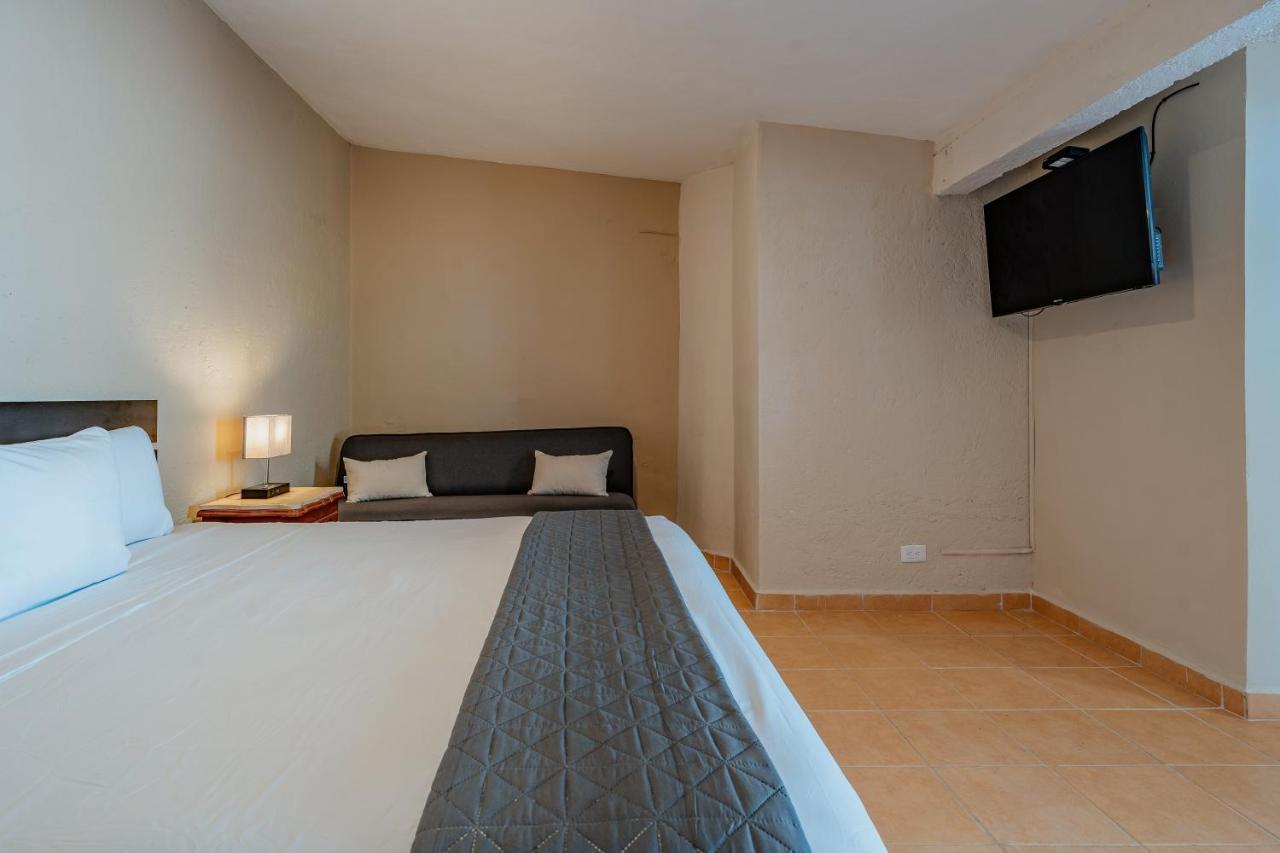 Hotel Brisas 5A Av, プレヤデルカーメン エクステリア 写真