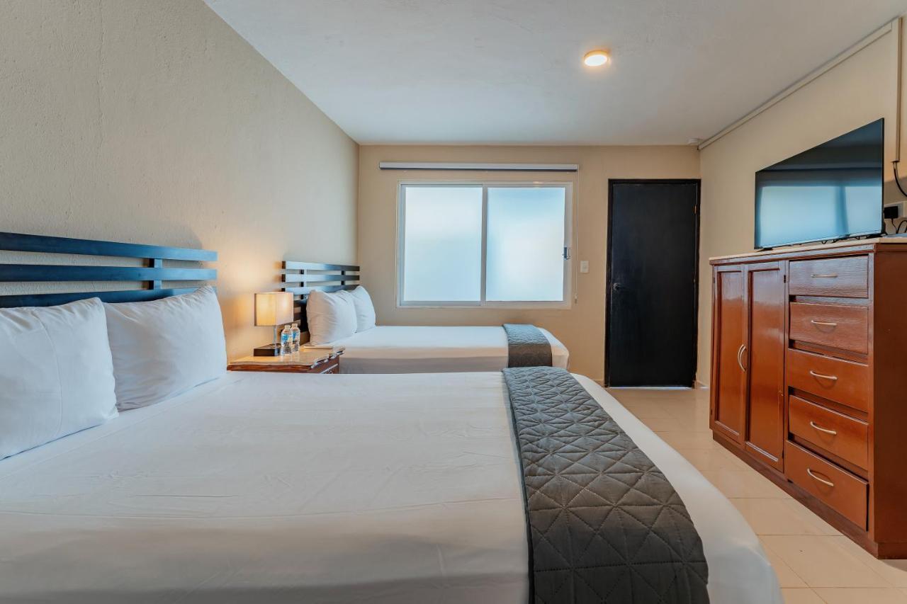 Hotel Brisas 5A Av, プレヤデルカーメン エクステリア 写真