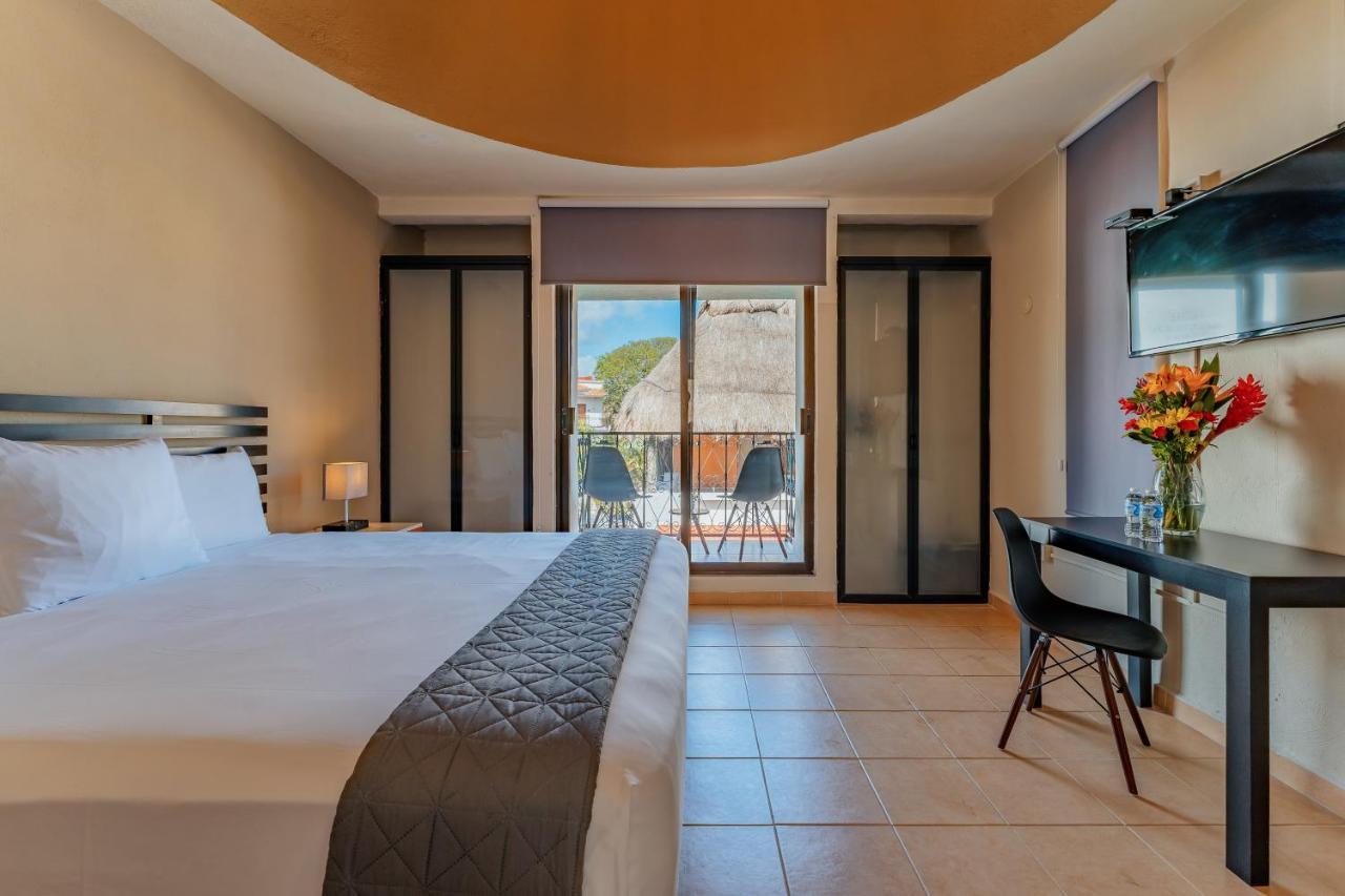 Hotel Brisas 5A Av, プレヤデルカーメン エクステリア 写真