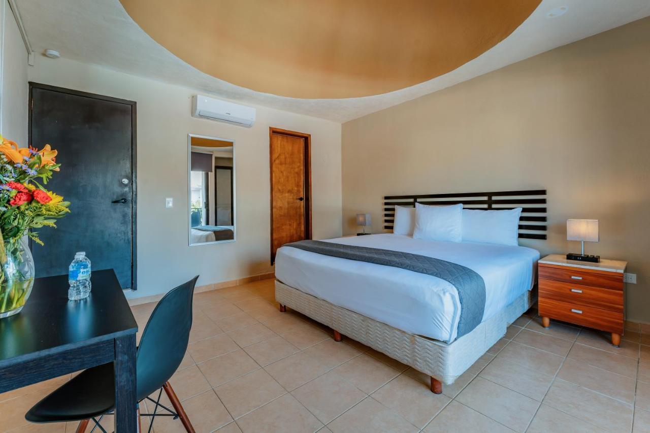 Hotel Brisas 5A Av, プレヤデルカーメン エクステリア 写真