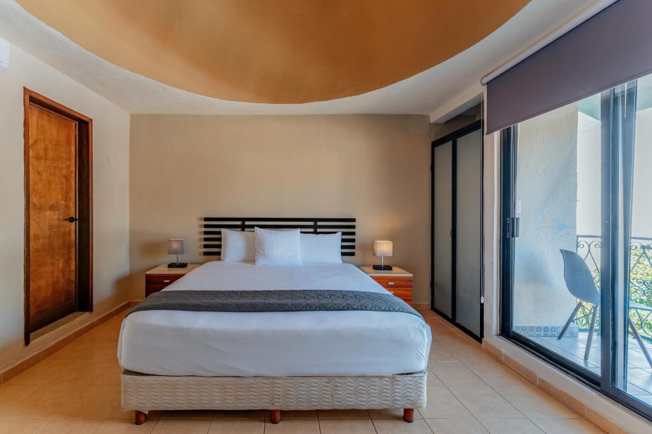Hotel Brisas 5A Av, プレヤデルカーメン エクステリア 写真