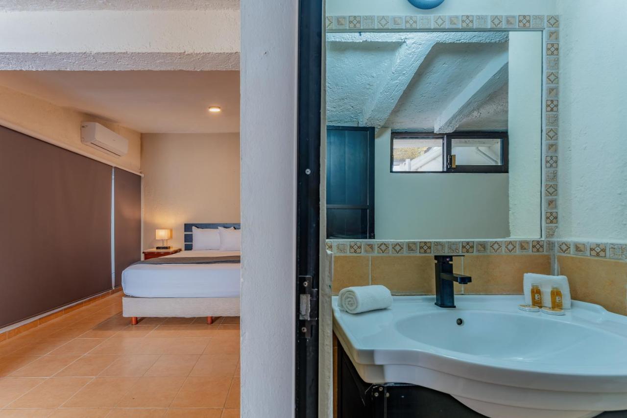 Hotel Brisas 5A Av, プレヤデルカーメン エクステリア 写真
