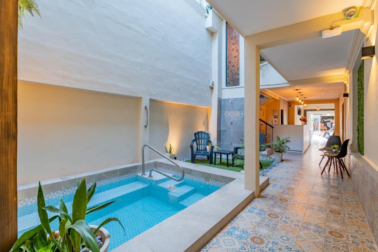 Hotel Brisas 5A Av, プレヤデルカーメン エクステリア 写真