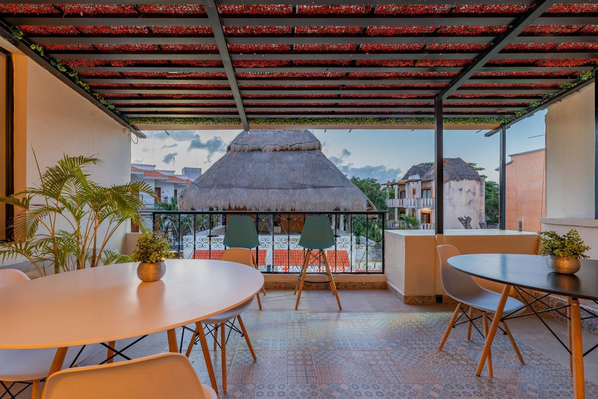Hotel Brisas 5A Av, プレヤデルカーメン エクステリア 写真